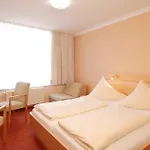 Muenchner Loewenbraeu Hotel 3*