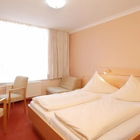 Muenchner Loewenbraeu מלון 3*