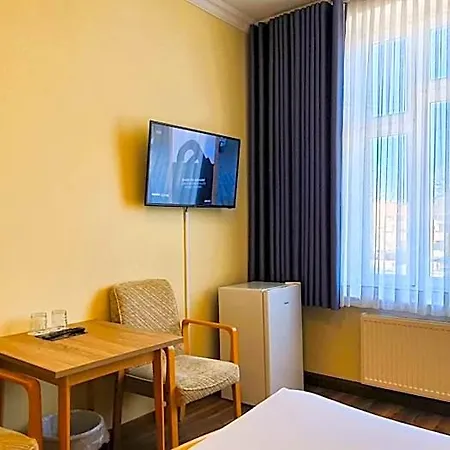 Muenchner Loewenbraeu Hotel 3*